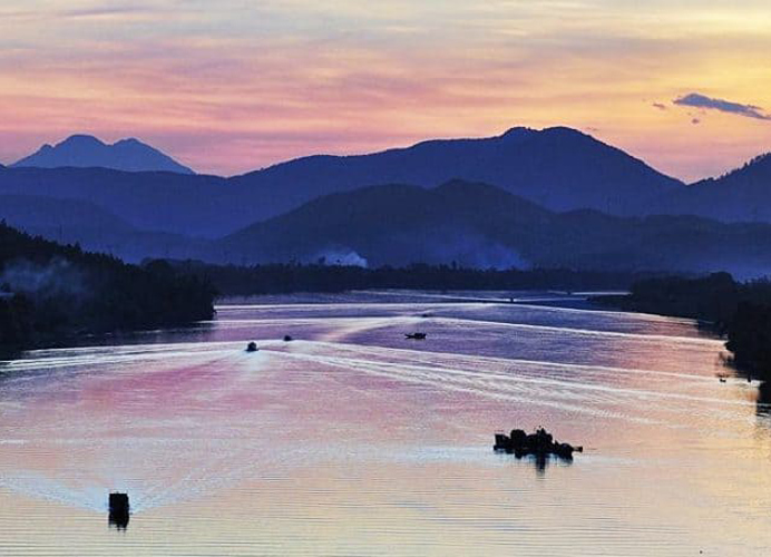 Núi Ngự Bình Qua Thời Gian