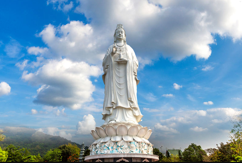 Không Gian Chùa Linh Ứng